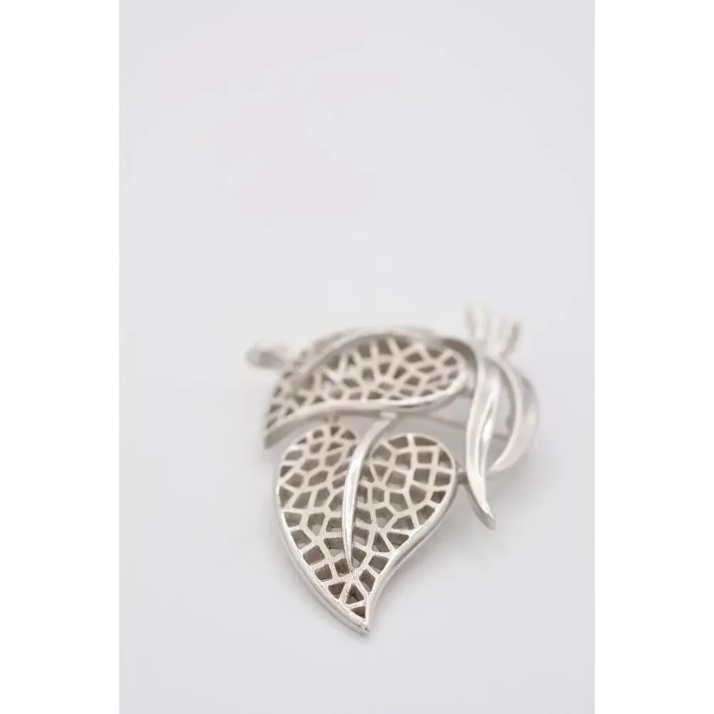 Crown Trifari Vintage Leaf Pin Brooch Brushed Silver Filigree Signed 1940s Bin5A